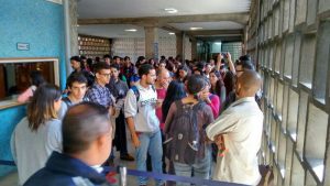 Protesta por robo idiomas moderno