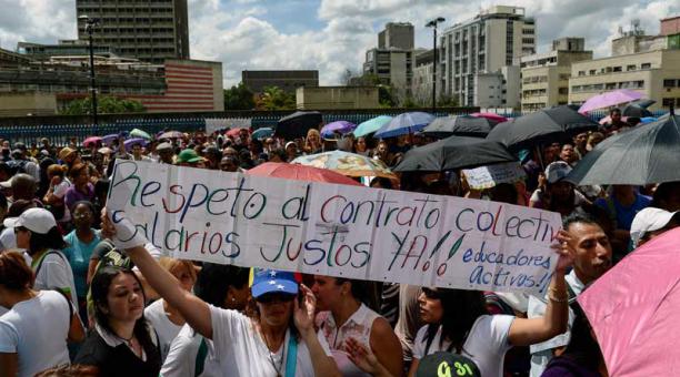 Protesta de profesores universitarios por el bono vacacional