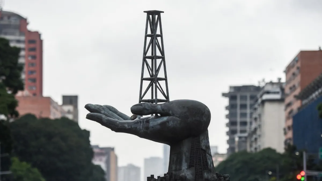 Advierten que la corrupción en PDVSA es la responsable de la crisis humanitaria en Venezuela