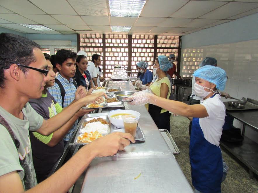 Comedor del Núcleo Técnico de LUZ atienda a unos 500 estudiantes tres días a la semana