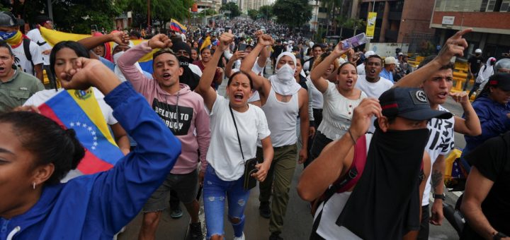 Aula Abierta exige la libertad inmediata de estudiantes, profesores, egresados y obreros detenidos en protestas pacíficas