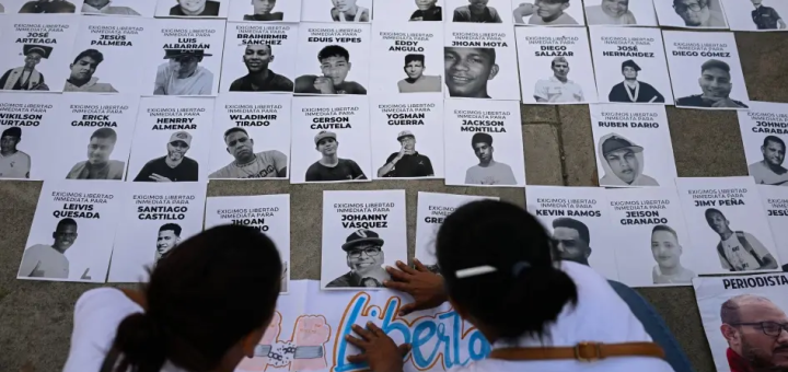 Nuevo informe de Aula Abierta revela detenciones arbitrarias y hostigamientos contra universitarios venezolanos durante 2025